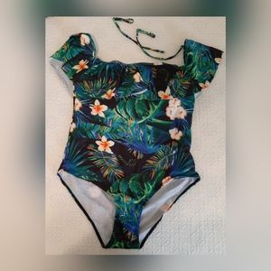 NWT Swimsuit / Bathing suit